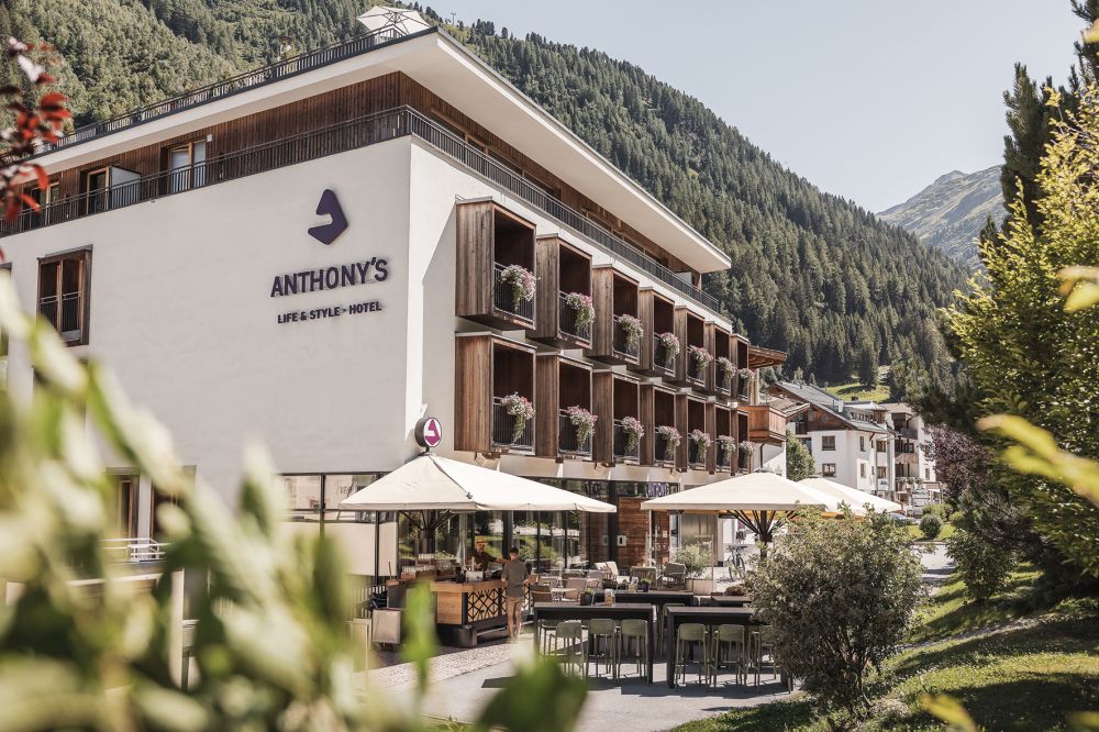 Hotel Anthony&apos;s Life & Style