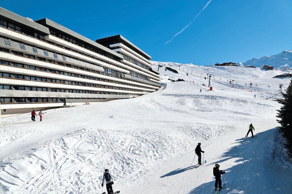SOWELL RESIDENCES Pierre Blanche****